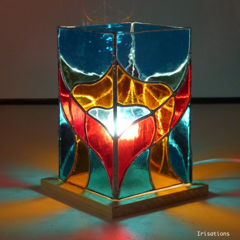 Lampe de table  vitrail, technique Tiffany. Stage Faire une lampe en vitrail (3j)
