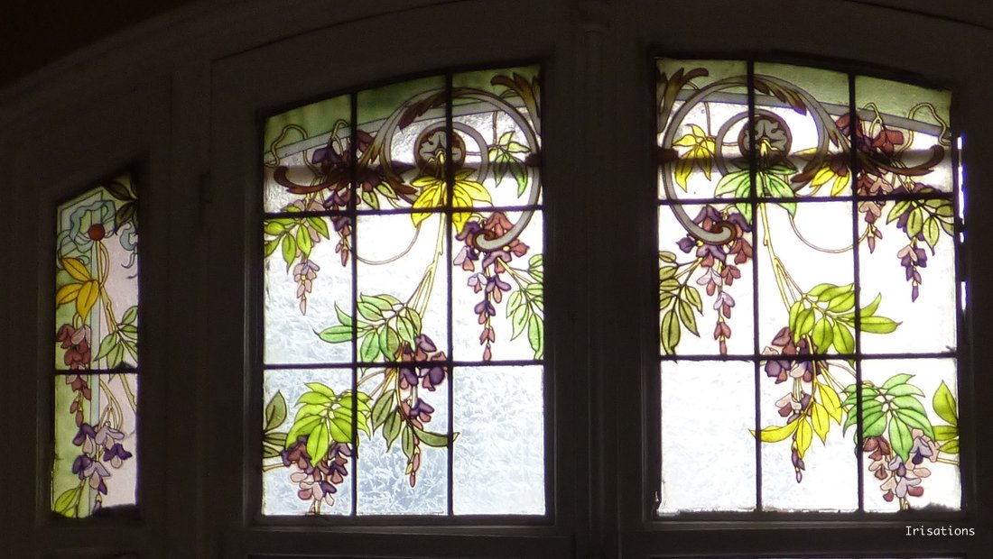 vitrail vitraux fleurs decoratif art nouveau glycine maison 93 seine saint denis restauration rénovation 
réparation