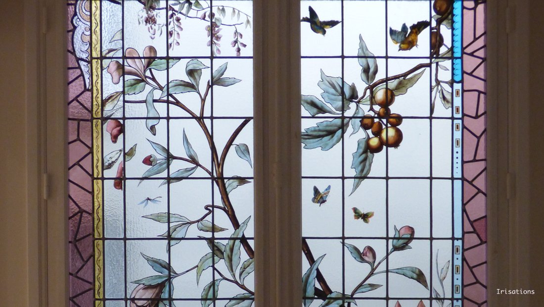 vitrail decoratif art nouveau paris appartement haussmannien fleurs restauration rénovation réparation artisan